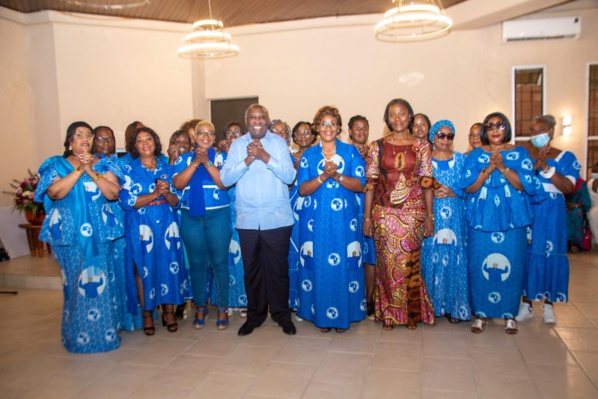 Laurent Gbagbo reçoit un soutien massif des femmes ivoiriennes résidant en France Laurent Gbagbo reçoit un soutien massif des femmes ivoiriennes résidant en France