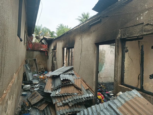 Quatre maisons détruites dans un incendie à Abengourou le 15 août 2024 © Crédit photo DR Quatre maisons détruites dans un incendie à Abengourou le 15 août 2024 © Crédit photo DR