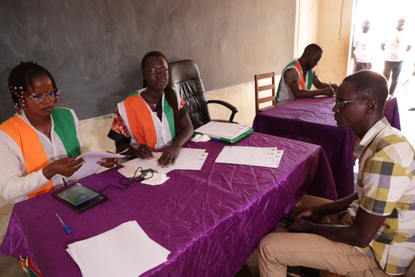 Liste électorale Côte d'Ivoire : Coulibaly-Kuibiert juge "l'affluence moyenne" Liste électorale Côte d'Ivoire : Coulibaly-Kuibiert juge "l'affluence moyenne"