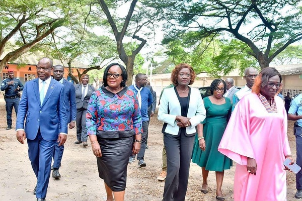 Grève Enseignants ivoiriens : 7 revendications prioritaires retenues © Crédit photo DR Grève Enseignants ivoiriens : 7 revendications prioritaires retenues © Crédit photo DR