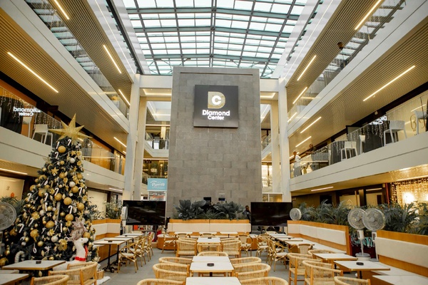 Diamond Center Abidjan : le nouveau bébé de Fabrice Sawegnon Diamond Center Abidjan : le nouveau bébé de Fabrice Sawegnon