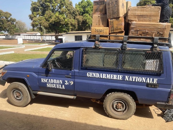 L'escadron de Séguéla intercepte un convoi de médicaments prohibés dans le village de Banadjé © Crédit photo DR L'escadron de Séguéla intercepte un convoi de médicaments prohibés dans le village de Banadjé © Crédit photo DR