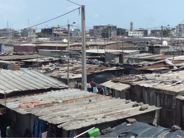 Abidjan compte 200 quartiers précaires
