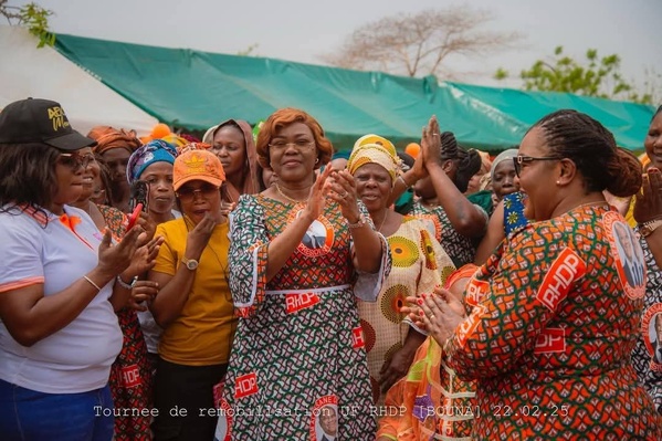 À Bouna, les femmes du RHDP se mobilisent pour Alassane Ouattara À Bouna, les femmes du RHDP se mobilisent pour Alassane Ouattara