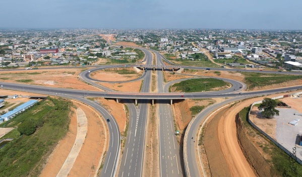 La construction de la voie Y4 progresse avec 80% de réalisation sur la section Ebimpé-Autoroute du Nord © Crédit photo DR La construction de la voie Y4 progresse avec 80% de réalisation sur la section Ebimpé-Autoroute du Nord © Crédit photo DR