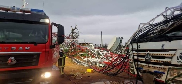 Effondrement d'un pylône © Crédit photo DR Effondrement d'un pylône © Crédit photo DR