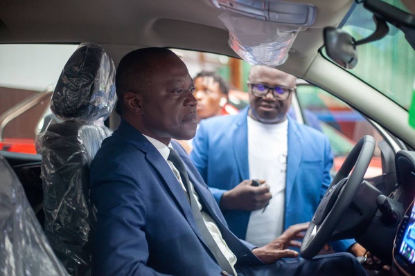 Le ministre Amadou Koné apporte son soutien à KPANDJI Automobiles