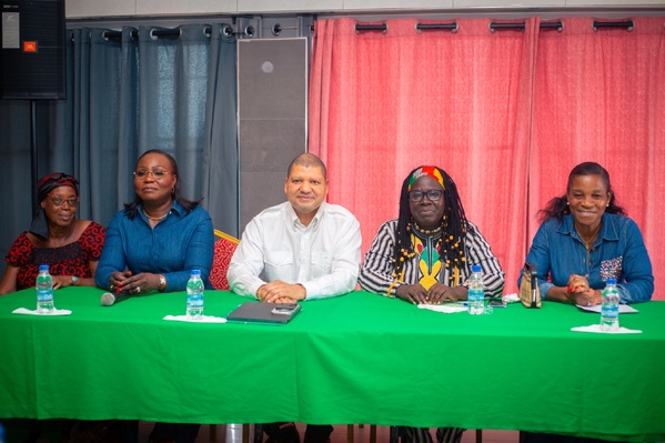 Présidentielle 2025 : Jean-Louis Billon reçoit le soutien des "Mamans Billon" Présidentielle 2025 : Jean-Louis Billon reçoit le soutien des "Mamans Billon"