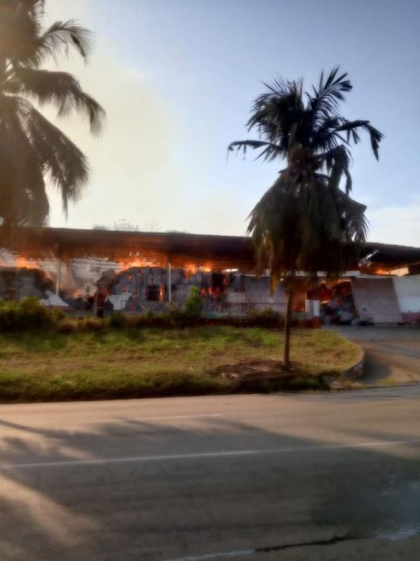 Incendie au Port de San-Pedro © Crédit photo DR
