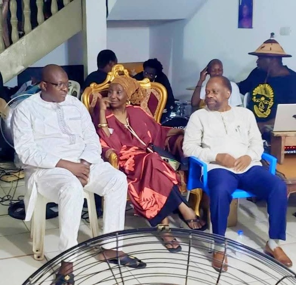 Gbagbo témoigne son soutien à Aïcha Koné pour ses 50 ans de carrière Gbagbo témoigne son soutien à Aïcha Koné pour ses 50 ans de carrière