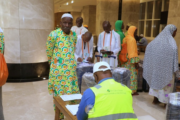 Distribution des kits de voyage pour le Hadj 2025 en Côte d'Ivoire © Crédit photo DR Distribution des kits de voyage pour le Hadj 2025 en Côte d'Ivoire © Crédit photo DR