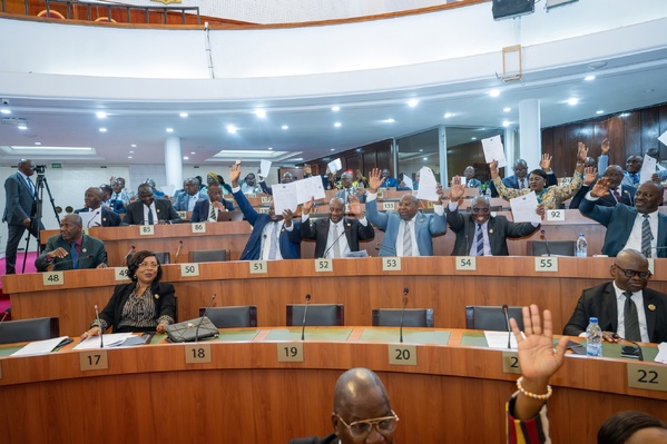 L'Assemblée nationale de Côte d'Ivoire a adopté neuf projets de loi lors d'une séance plénière présidée par Adama Bictogo © Crédit photo DR L'Assemblée nationale de Côte d'Ivoire a adopté neuf projets de loi lors d'une séance plénière présidée par Adama Bictogo © Crédit photo DR