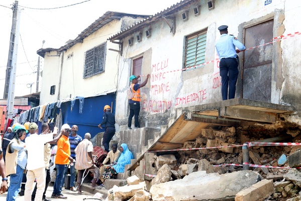 Risque d'effondrement d'une concession Adjamé, Bramakoté © Crédit photo DR Risque d'effondrement d'une concession Adjamé, Bramakoté © Crédit photo DR