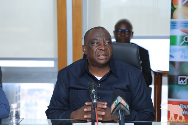 Adjoumani répond à Gbagbo : "Trop, c'est vraiment trop" © Crédit photo DR Adjoumani répond à Gbagbo : "Trop, c'est vraiment trop" © Crédit photo DR