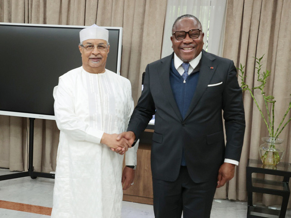 L'Union africaine rencontre Coulibaly-Kuibiert, président de la CEI à Abidjan © Crédit photo DR L'Union africaine rencontre Coulibaly-Kuibiert, président de la CEI à Abidjan © Crédit photo DR