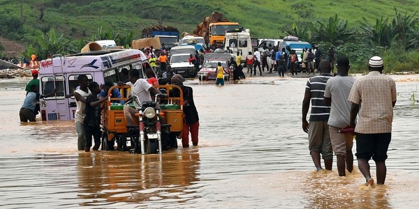 Les inondations importantes à Alepé bloquent la circulation après Paris Village depuis ce 20 juin 2025 © Crédit photo DR Les inondations importantes à Alepé bloquent la circulation après Paris Village depuis ce 20 juin 2025 © Crédit photo DR