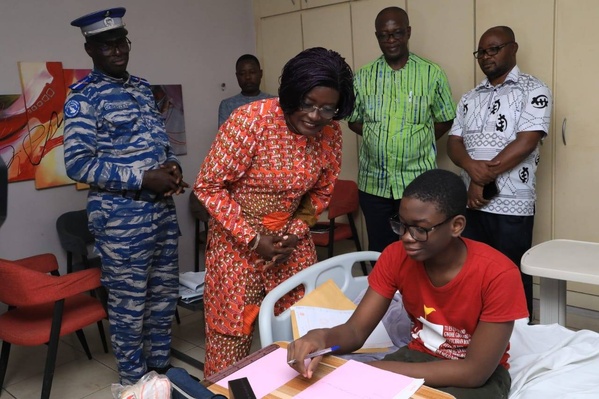 Karama, 18 ans, lycéen paralysé des jambes passe son bac dans une clinique © Crédit photo DR Karama, 18 ans, lycéen paralysé des jambes passe son bac dans une clinique © Crédit photo DR