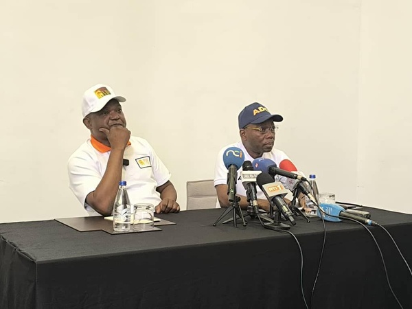 Vincent Toh Bi et Assalé Tiémoko font alliance contre le pouvoir Ouattara pour la présidentielle © Crédit photo DR Vincent Toh Bi et Assalé Tiémoko font alliance contre le pouvoir Ouattara pour la présidentielle © Crédit photo DR
