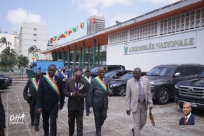 Les députés PDCI claquent la porte de l'Assemblée en pleine cérémonie devant les invités internationaux ce 30 juin Les députés PDCI claquent la porte de l'Assemblée en pleine cérémonie devant les invités internationaux ce 30 juin