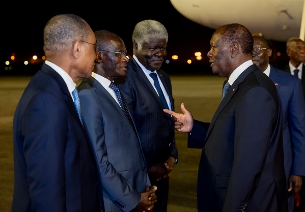 Alassane Ouattara de retour à Abidjan après sa rencontre avec Macron à l'Élysée © Crédit photo DR