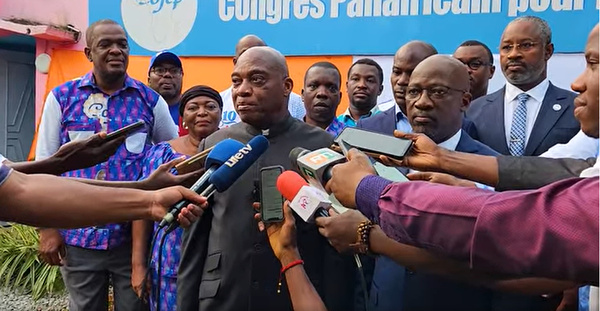 Déclaration finale après la rencontre entre Don Mello - Blé Goudé © Crédit photo DR Déclaration finale après la rencontre entre Don Mello - Blé Goudé © Crédit photo DR