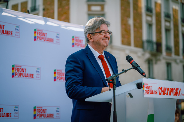 Jean-Luc Mélenchon apporte son soutien l'opposition ivoirienne contre la candidature de Ouattara © Crédit photo DR