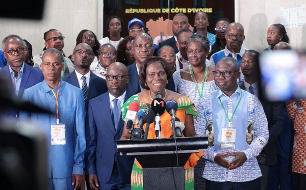 Simone Gbagbo après le dépôt de sa candidature à la CEI © Crédit photo DR