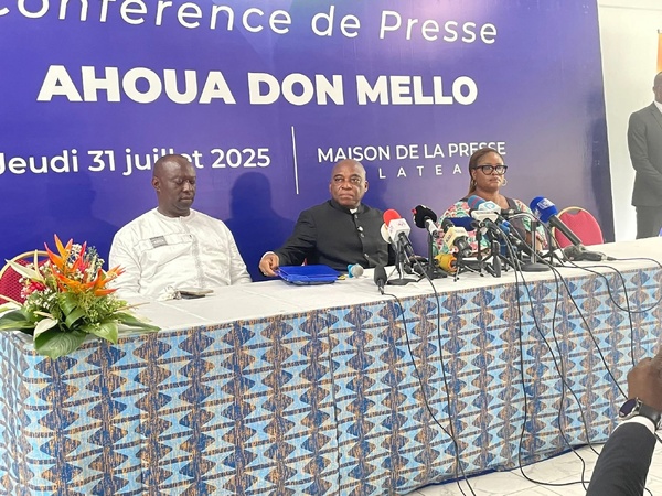 Dépôt de candidature d'Ahoua Don Mello pour la présidentielle 2025 ce lundi © Crédit photo DR Dépôt de candidature d'Ahoua Don Mello pour la présidentielle 2025 ce lundi © Crédit photo DR