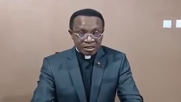 L’abbé Abekan dément cacher Guillaume Soro à Saint-Jacques © Crédit photo DR L’abbé Abekan dément cacher Guillaume Soro à Saint-Jacques © Crédit photo DR