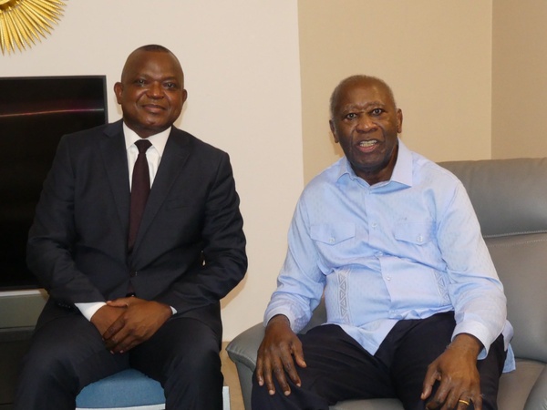 Assalé Tiémoko et Vincent Toh Bi chez Laurent Gbagbo © Crédit photo DR Assalé Tiémoko et Vincent Toh Bi chez Laurent Gbagbo © Crédit photo DR