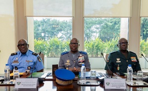 Le Conseil National de Sécurité (CNS) interdit les manifestations contre les décisions du Conseil Constitutionnel en Côte d'Ivoire Le Conseil National de Sécurité (CNS) interdit les manifestations contre les décisions du Conseil Constitutionnel en Côte d'Ivoire