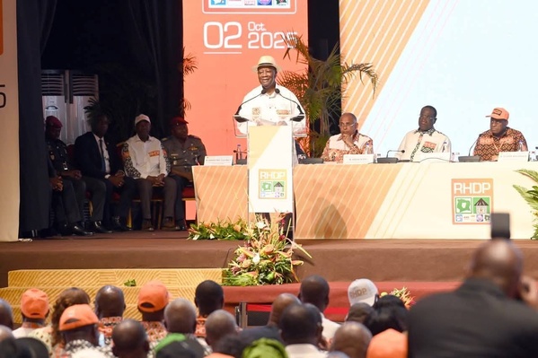 Ouattara galvanise le RHDP à l'investiture de sa direction campagne pour la présidentielle 2025 © Crédit photo DR Ouattara galvanise le RHDP à l'investiture de sa direction campagne pour la présidentielle 2025 © Crédit photo DR