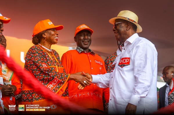 Meeting du RHDP à Abobo : Kandia Camara promet un « coup KO » pour Ouattara © Crédit photo DR Meeting du RHDP à Abobo : Kandia Camara promet un « coup KO » pour Ouattara © Crédit photo DR