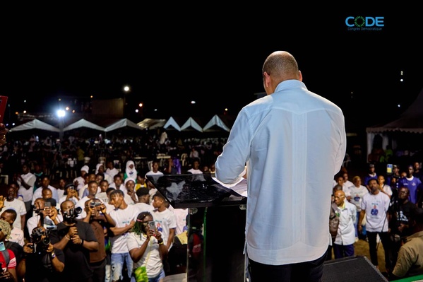 Jean-Louis Billon en campagne à Dabou © Crédit photo DR Jean-Louis Billon en campagne à Dabou © Crédit photo DR