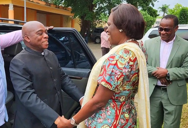 Présidentielle 2025 : Accord électoral signé entre Simone Gbagbo, Billon et Don Mello avant le vote du 25 octobre © Crédit photo DR Présidentielle 2025 : Accord électoral signé entre Simone Gbagbo, Billon et Don Mello avant le vote du 25 octobre © Crédit photo DR