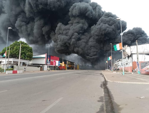 Incendie déclaré au supermarché China Town de Bouaké © Crédit photo DR Incendie déclaré au supermarché China Town de Bouaké © Crédit photo DR