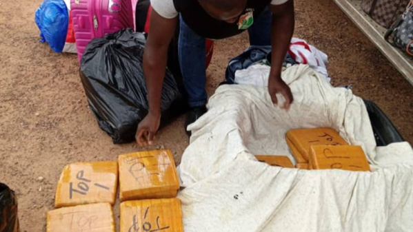 La gendarmerie de Bouaké a saisi 18.800 comprimés de Tramadol dissimulés dans des cartons de piment © Crédit photo DR