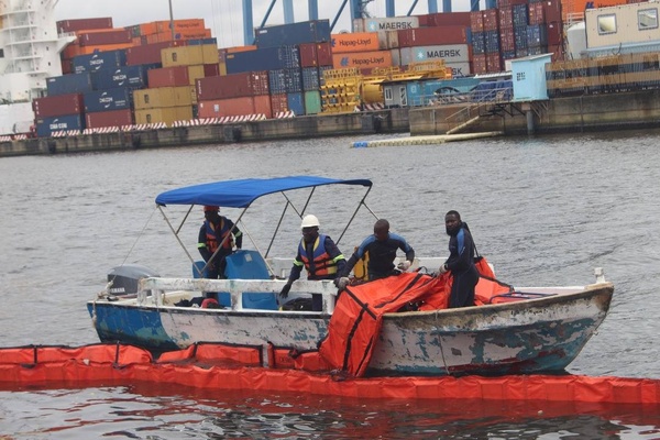 Exercice accident de produits pétroliers © Crédit photo DR Exercice accident de produits pétroliers © Crédit photo DR