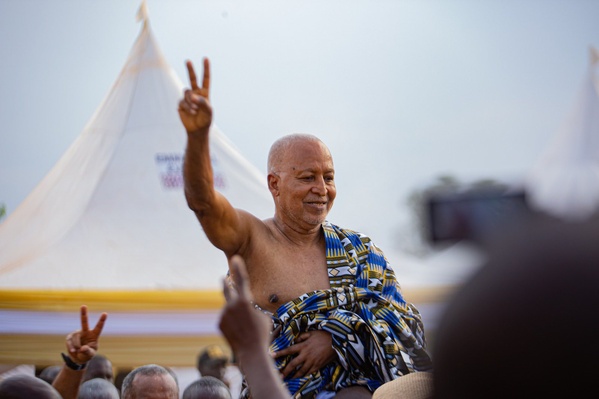 Nanan Hêhinin II intronisé chef d'Assakro à Aniassué © Crédit photo DR