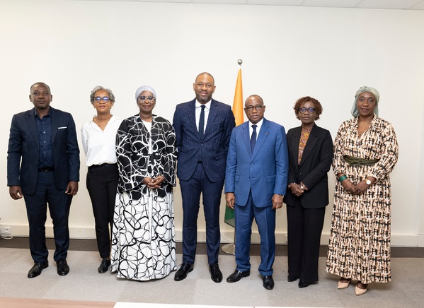 La Fondation Orange Côte d'Ivoire aux côtés du Ministre de l'Éducation © Crédit photo DR