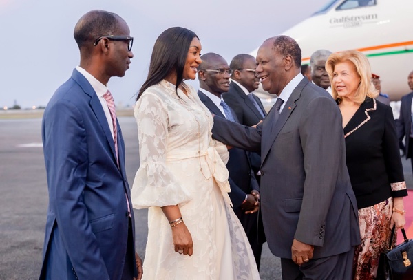 Alassane Ouattara de retour à Abidjan après un 3e séjour en France (Crédit Photo : Facebook Présidence de la République de Côte d'Ivoire)
