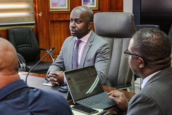 Moulot réunit directeurs et responsables de l'enseignement technique © Crédit photo DR Moulot réunit directeurs et responsables de l'enseignement technique © Crédit photo DR