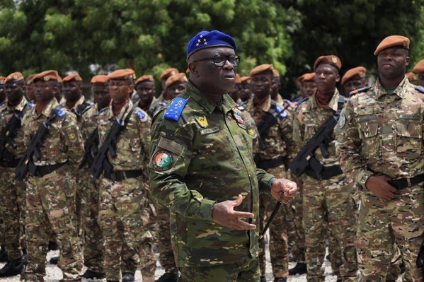 Lassina Doumbia en visite militaire à Daloa et Yamoussoukro © Crédit photo FACI - Yessouan.ci