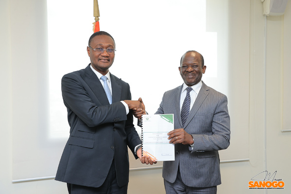 Signature des engagements budgétaires 2026 par Moussa Sanogo © Crédit photo DR - Yessouan.ci