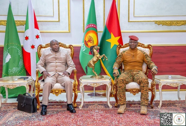 Rencontre Évariste Ndayishimiye - Ibrahim Traoré : vers un dégel entre l'AES et l'UA ?  © Crédit photo Présidence du Fasoe - Yessouan.ci