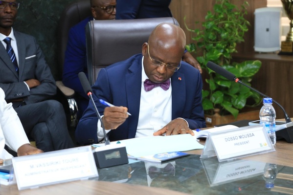 Biographie - CV, Moussa Dosso, nouveau PCA de Petroci © Crédit photo DR - Yessouan.ci Biographie - CV, Moussa Dosso, nouveau PCA de Petroci © Crédit photo DR - Yessouan.ci