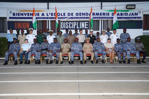 Attachés de défense en immersion à la Gendarmerie d'Abidjan © Crédit photo Gendarmerie Nationale de Côte d'Ivoire﻿ - Yessouan.ci