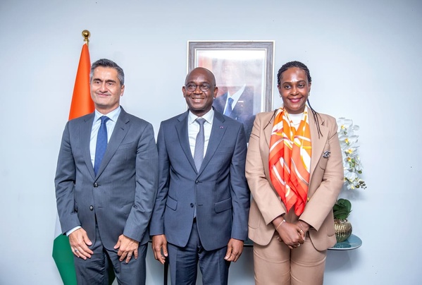 Visa et Djibril Ouattara en Côte d'Ivoire pour le numérique © Crédit photo DR Visa et Djibril Ouattara en Côte d'Ivoire pour le numérique © Crédit photo DR