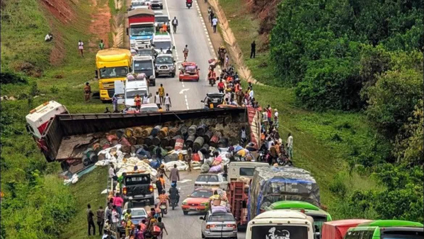 Accident de la route axe Abengourou-Sankadiokro ce 24 mai © Crédit photo DR Accident de la route axe Abengourou-Sankadiokro ce 24 mai © Crédit photo DR