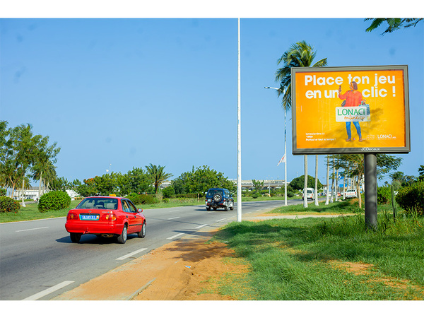 Réforme publicitaire en Côte d'Ivoire : 157 axes réorganisés et 5 000 panneaux retirés en 2025 © Crédit photo DR